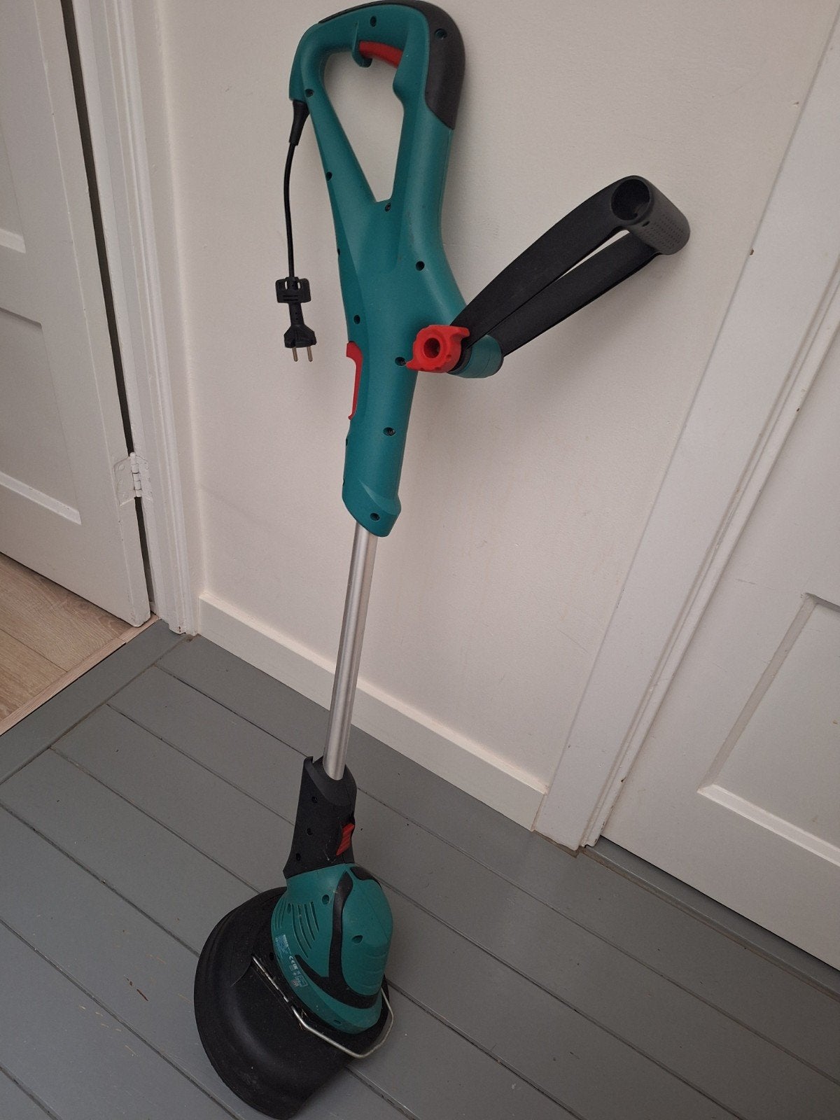 Bosch Elektrische Grastrimmer - Perfect voor kleine tuinen, Tuin en Terras, Grastrimmers, Ophalen of Verzenden, Zo goed als nieuw