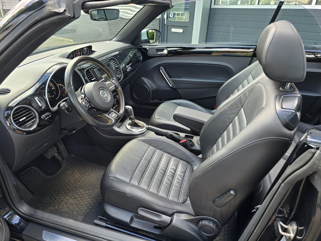 Volkswagen Beetle Cabrio 1.4 TSI Dune LEDER NIEUWSTAAT, Auto's, Volkswagen, Automaat, Gebruikt, Beetle (Kever), Zwart