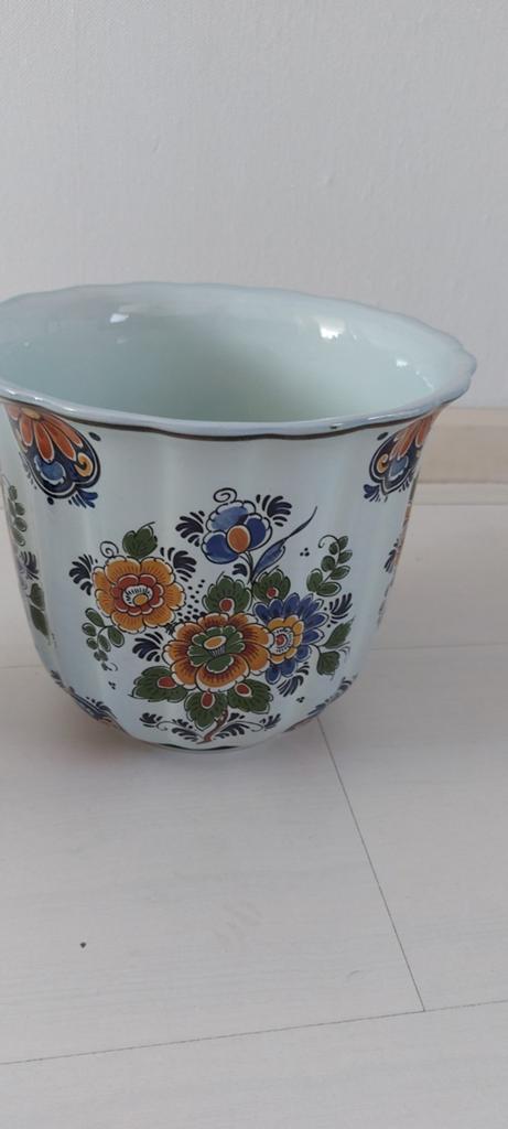 Delfts polychroom bloempot/kleurrijke bloemen, Rond, Binnen, Ophalen of Verzenden, Minder dan 25 cm