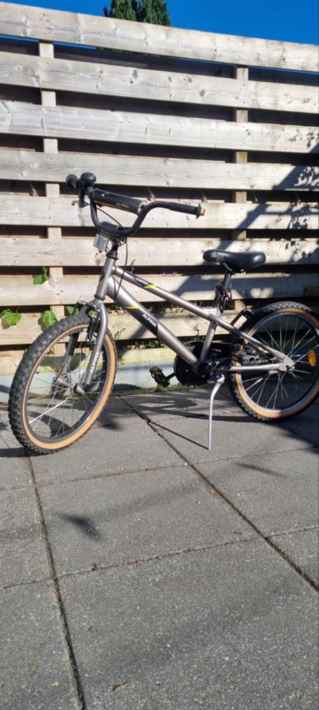 20 inch Crossfiets - Ideaal voor avontuurlijke kinderen, Fietsen en Brommers, Fietsen | Crossfietsen en BMX, Gebruikt, Staal, Velgrem