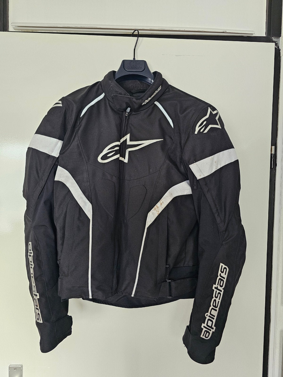 Alpinestars textiele motorjas - zwart met witte accenten, Motoren, Kleding | Motorkleding, Jas | textiel, Heren, Ophalen of Verzenden