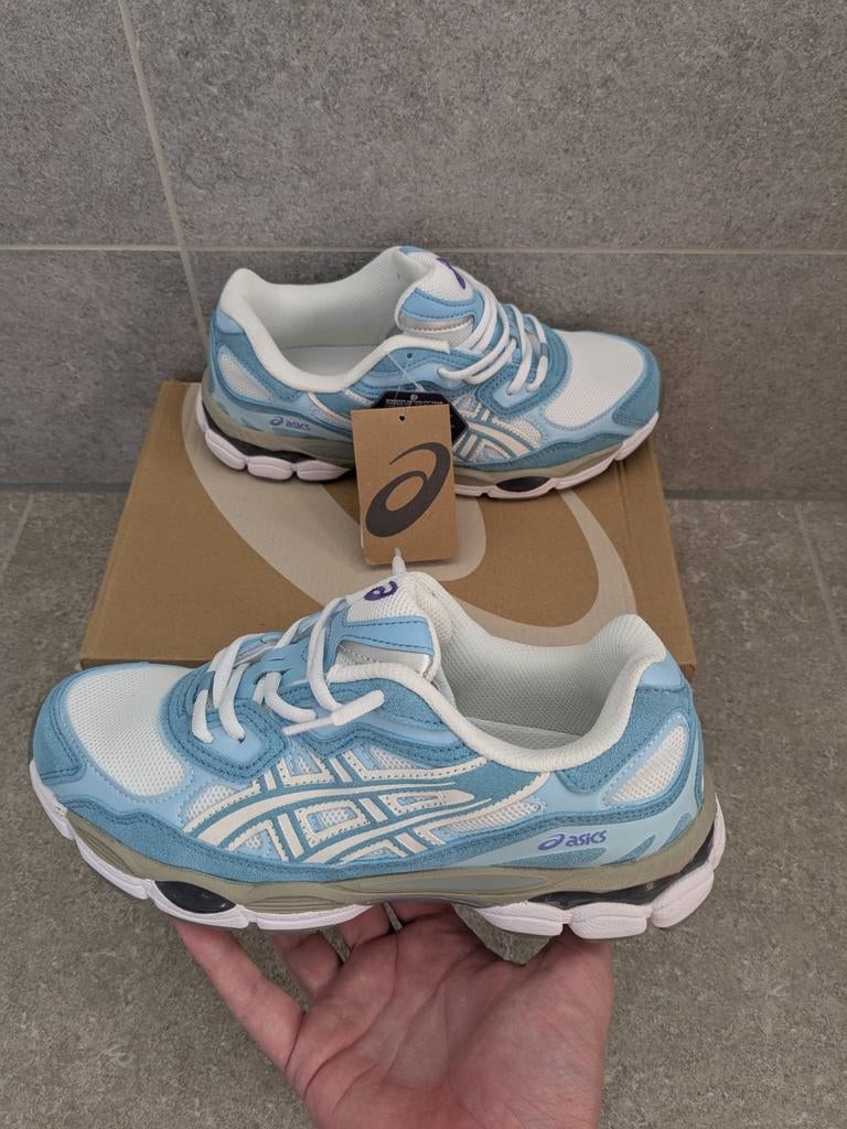 Asics gel nyc Cream Arctic Sky. size 42, Sport en Fitness, Loopsport en Atletiek, Verzenden, Nieuw, Kleding, Asics