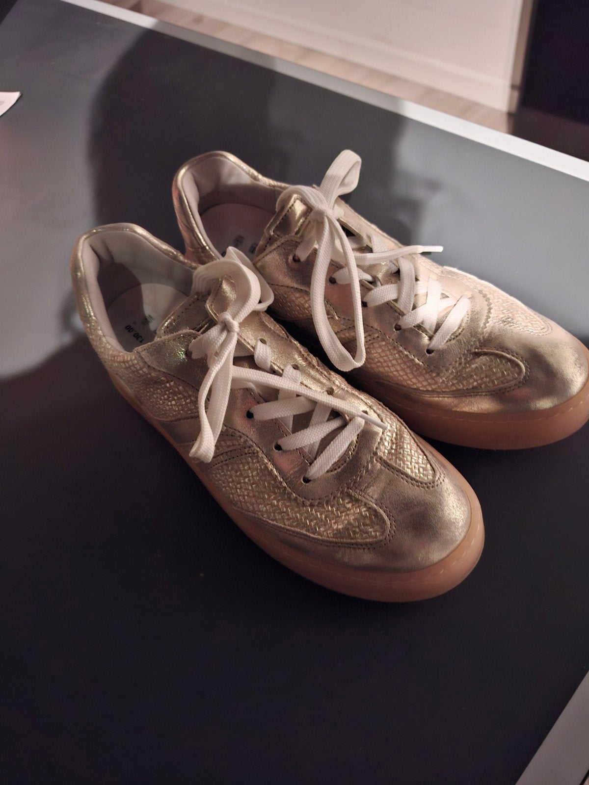 Gabor gouden sneakers - Maat 41, Kleding | Dames, Overige kleuren, Gabor, Ophalen of Verzenden, Sneakers of Gympen