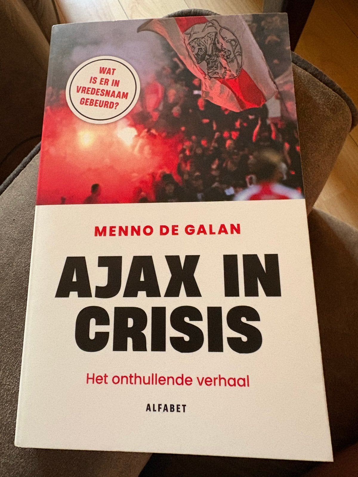 Ajax in Crisis: Het onthullende verhaal, Ophalen of Verzenden, Zo goed als nieuw, Nederland