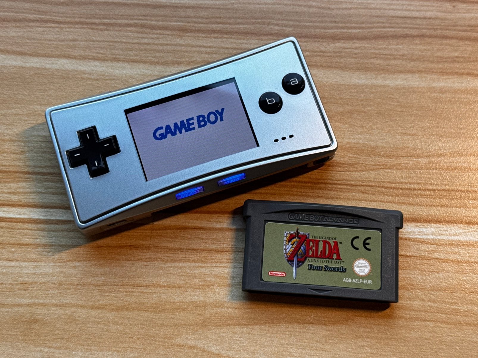 Game Boy Micro -Absolute Topstaat + Zelda & 3 Bonusgames, Spelcomputers en Games, Ophalen of Verzenden, Zo goed als nieuw, Game Boy Micro
