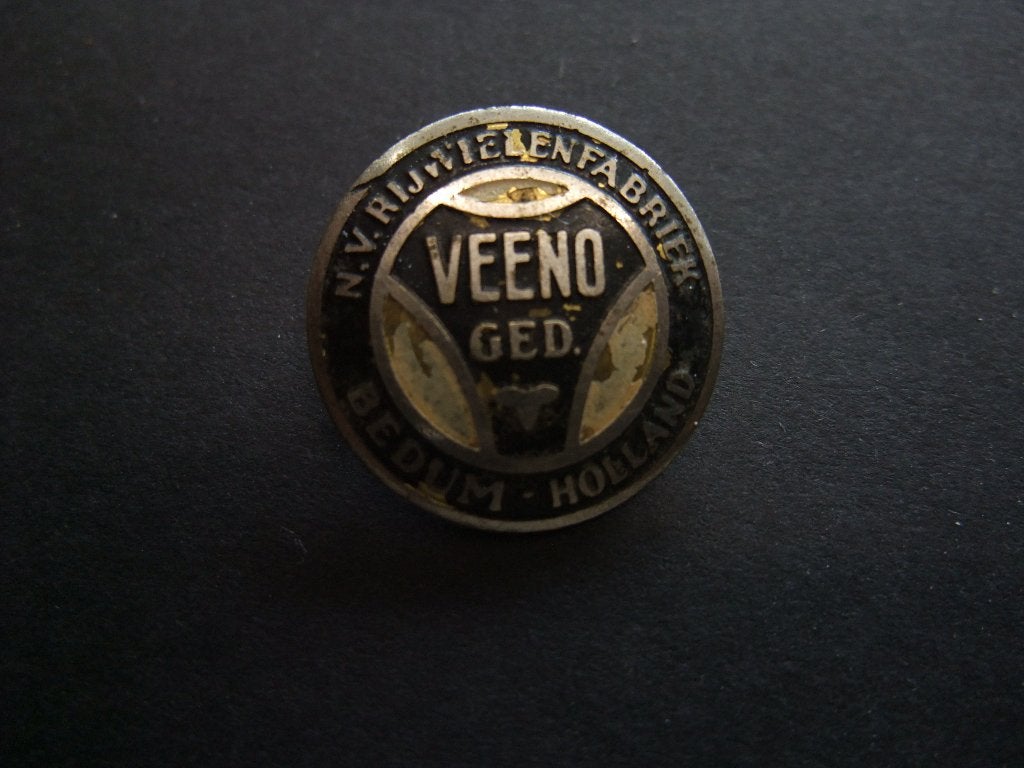 Rijwielenfabriek Veeno Bedum ( Groningen) zeer oude speld, Ophalen of Verzenden, Gebruikt, Overige onderwerpen