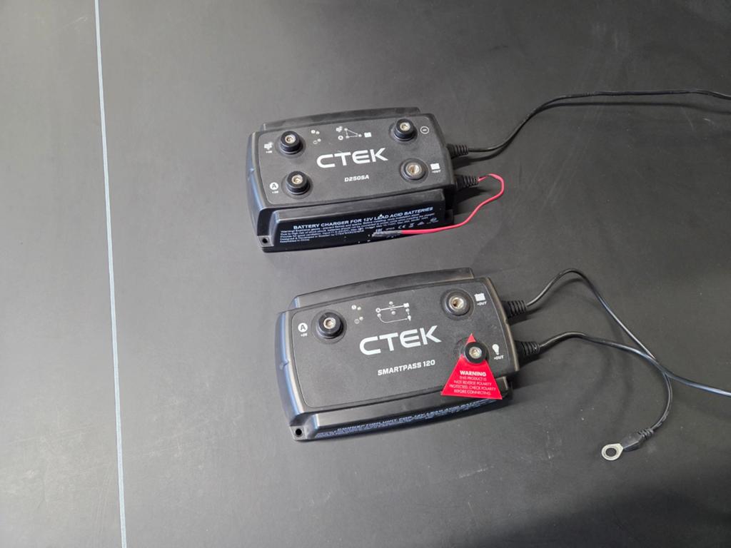 Ctek battery Charger D250SA en smartpass 120, Ophalen