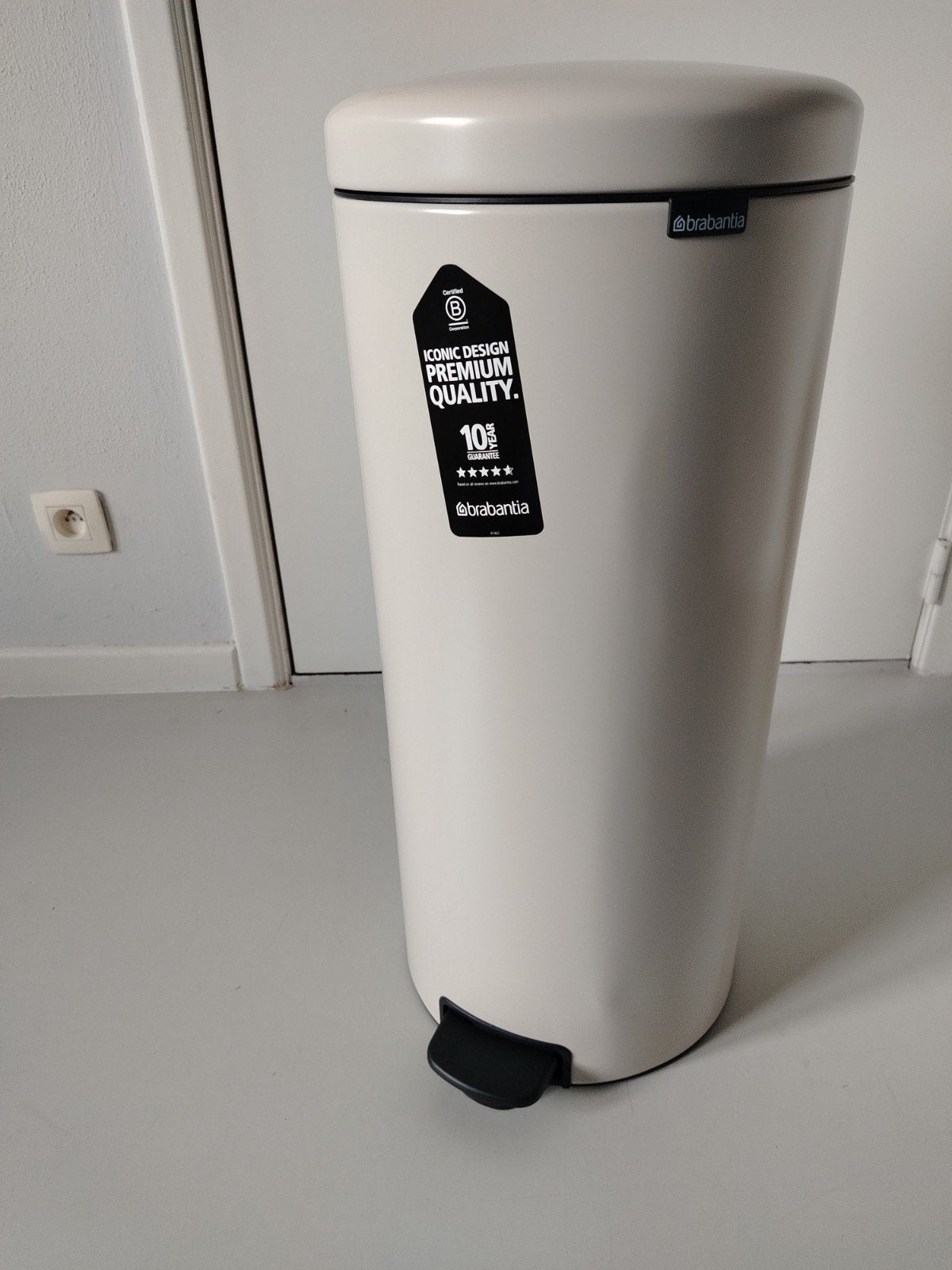 Brabantia newicon met pedaal 30 liter beige, 50 – 75, Met pedaal, Nieuw, Ophalen of Verzenden