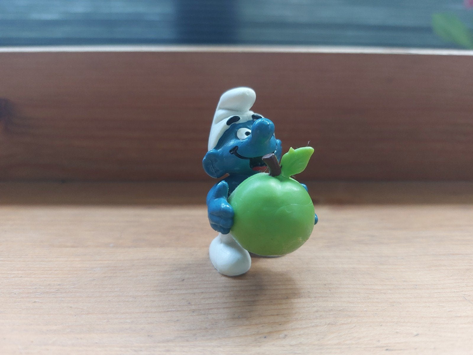 Smurf met appel 20160 De Smurfen, Verzamelen, Smurfen, Ophalen of Verzenden