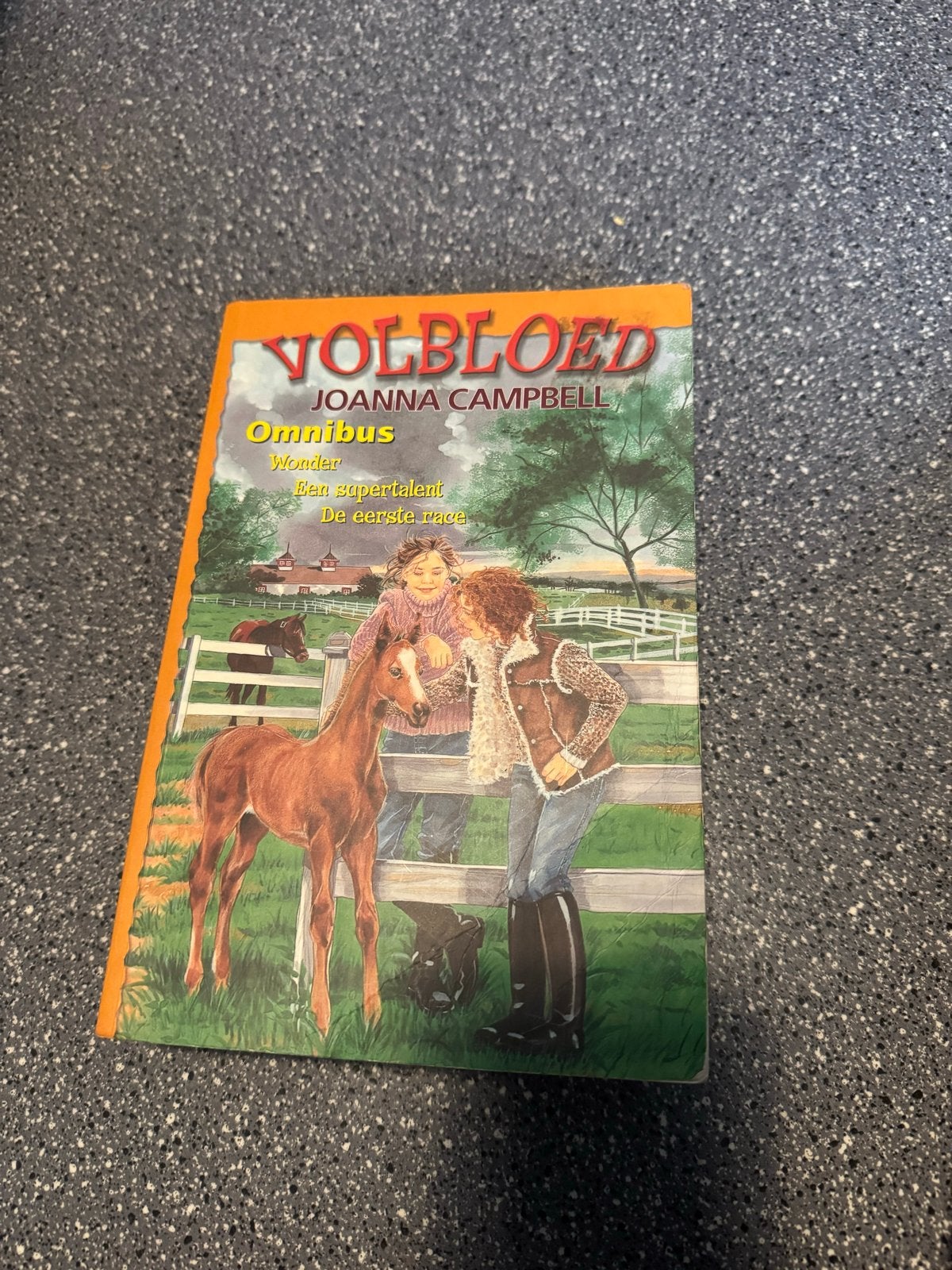 Volbloed Omnibus - Joanna Campbell, Ophalen of Verzenden, Gelezen, Fictie algemeen