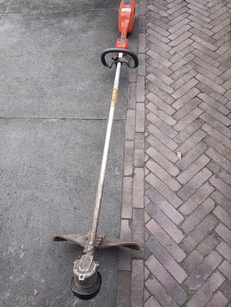 Husqvarna 520iLX Accu Kantenmaaier - Bout Doorgedraaid, Tuin en Terras, Grastrimmers, Ophalen, Gebruikt, Accu, 30 tot 50 cm