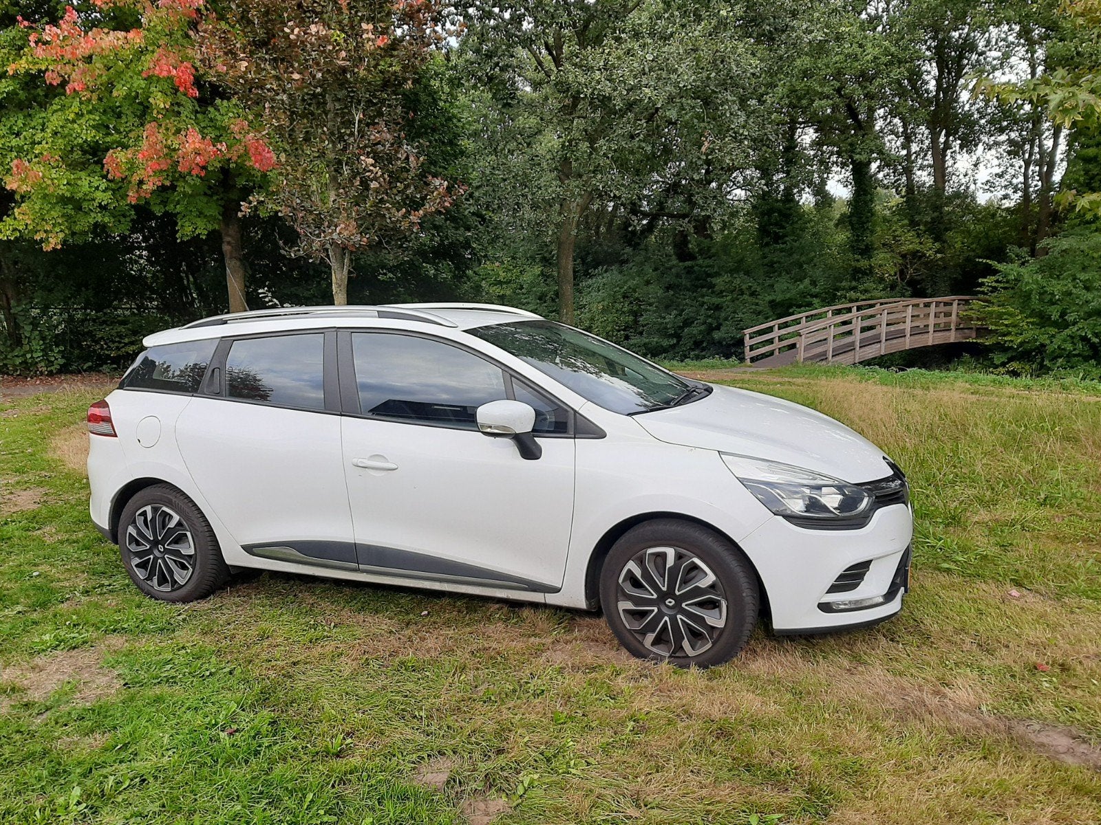 Renault Clio 0.9 TCE 90 Estate 2018 Wit, Auto's, 898 cc, Zwart, 580 kg, Origineel Nederlands