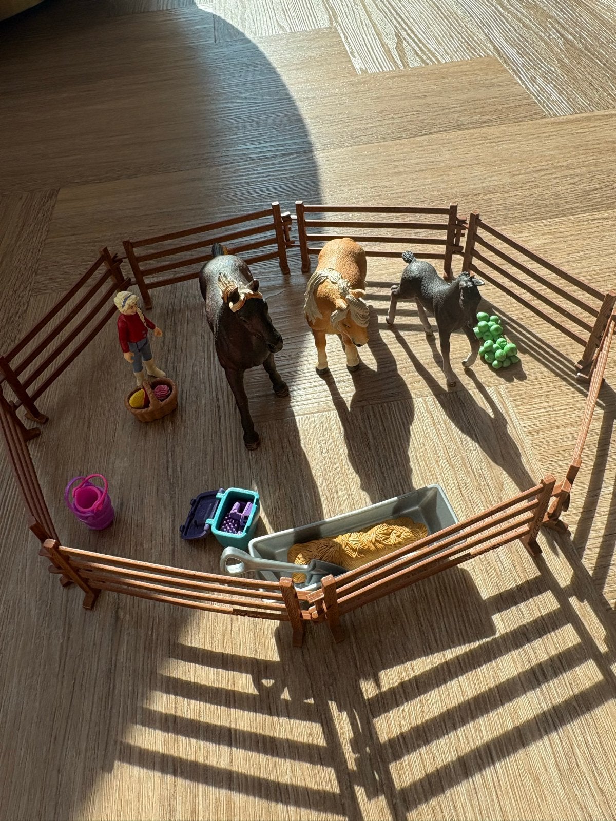 Schleich paarden speelset met hek en accessoires, Ophalen, Gebruikt, Jongen of Meisje