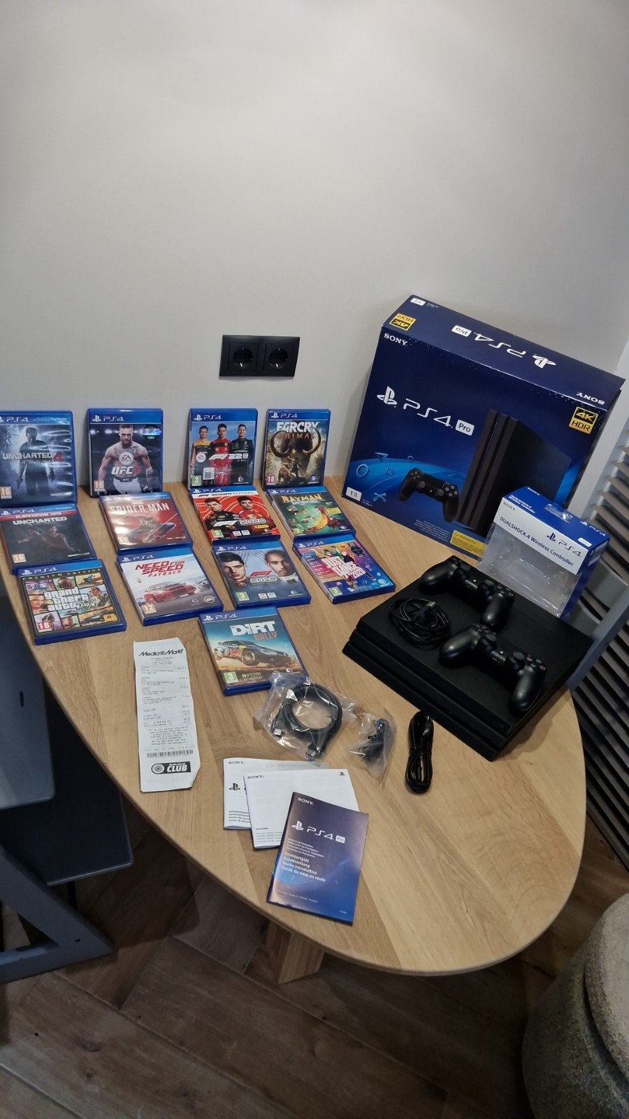 PS4 Pro 1TB - Compleet in doos met bon + 13 Games + 2 Contro, Spelcomputers en Games, Games | Sony PlayStation 4, 2 spelers, Ophalen