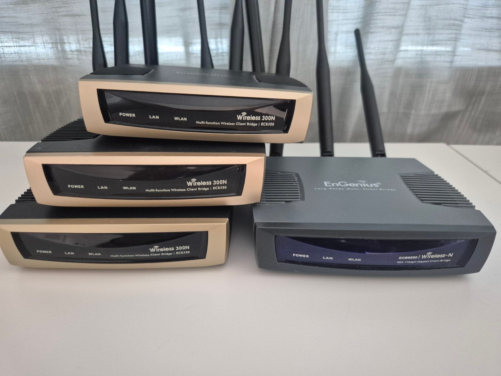 EnGenius Wireless 300N / Wireless-N Routers - 4 stuks, Computers en Software, Routers en Modems, Gebruikt, Router, Ophalen of Verzenden