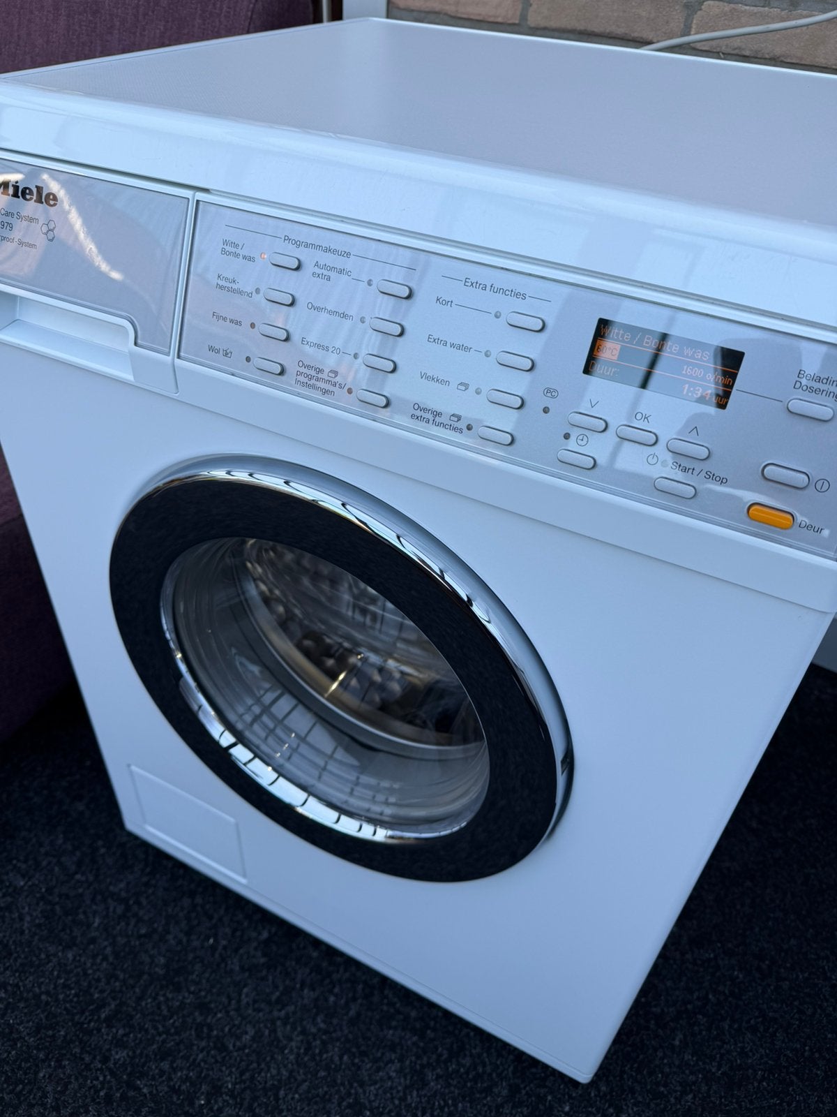 Miele W 5979 Wasmachine, Ophalen, Zo goed als nieuw, 85 tot 90 cm