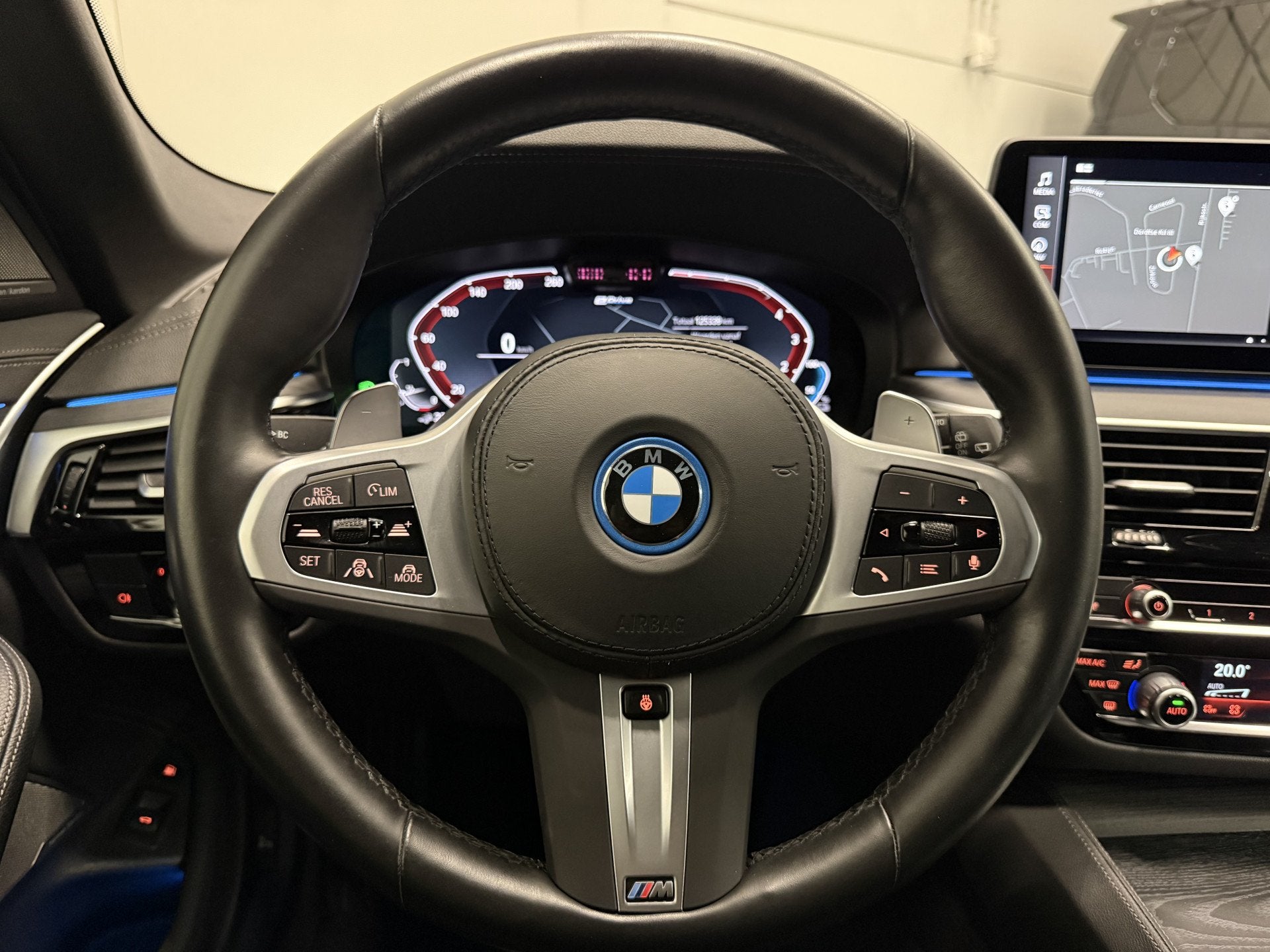 Foto 28 van BMW 5 Serie Touring 530e xDrive High exe PANO/TREKHAAK/H&K/L