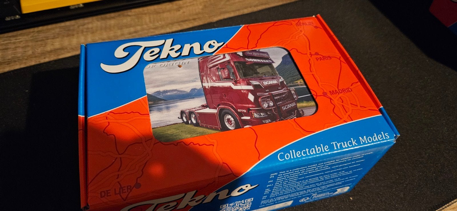 Tekno Scania Thor Bjorn Osterhus, Hobby en Vrije tijd, Modelauto's | 1:50, Ophalen of Verzenden, Nieuw, Bus of Vrachtwagen, Tekno