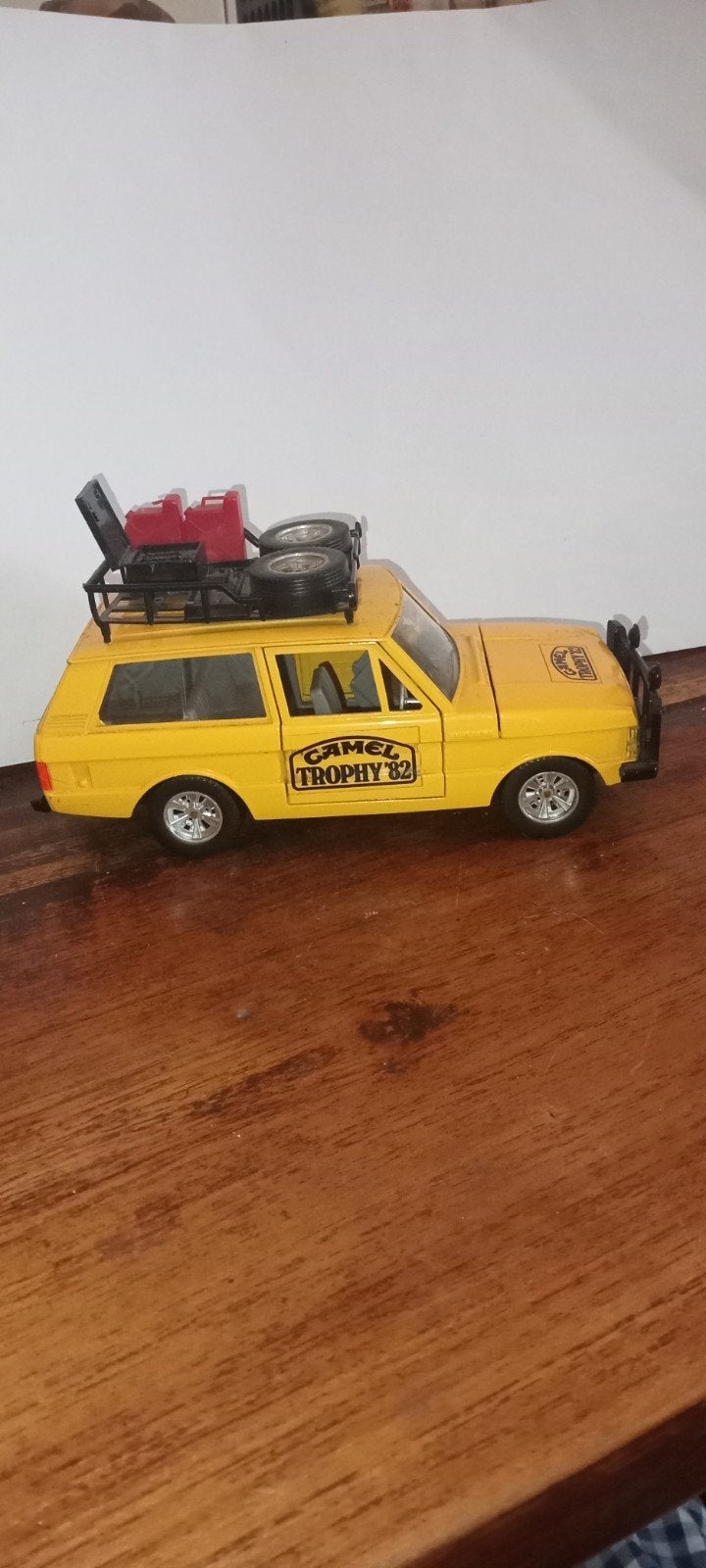 Range Rover Camel Trophy 1982 - Schaalmodel 1:24, Ophalen of Verzenden, Zo goed als nieuw, Auto, Bburago