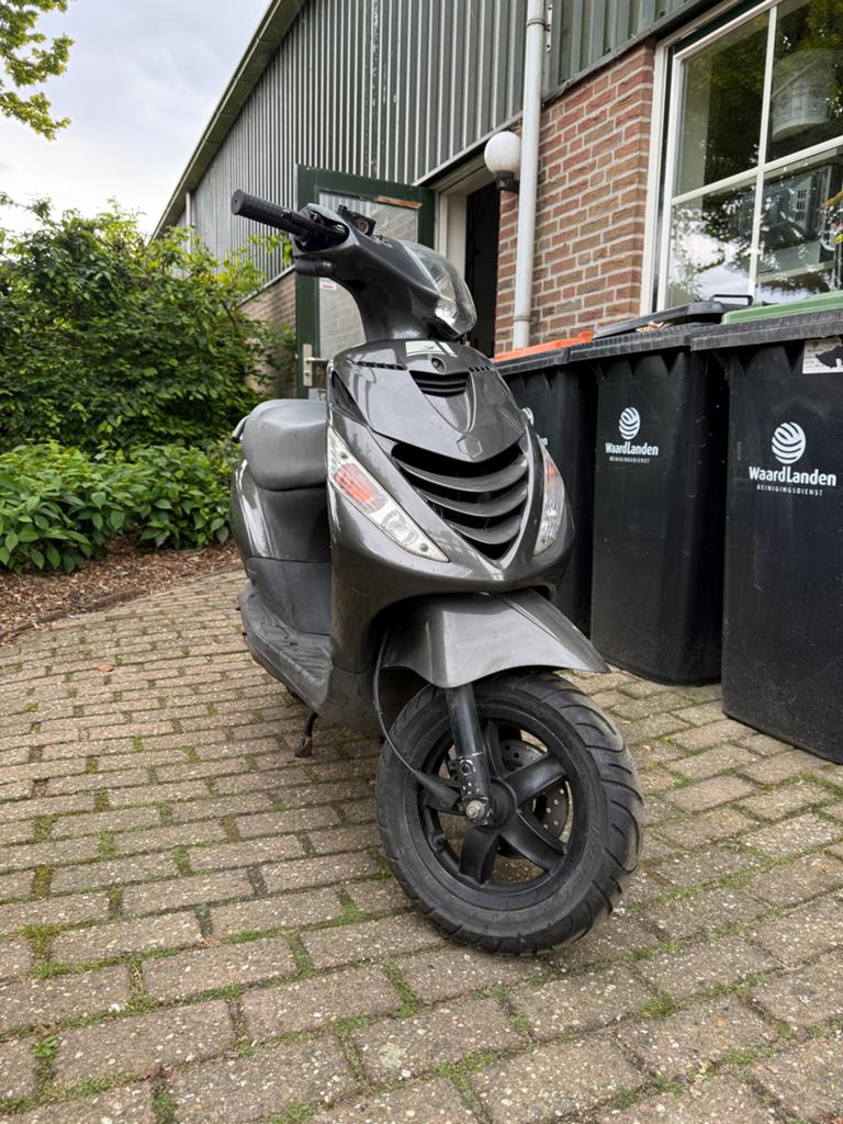 Nette 50cc 2takt Zip met Polini uitlaat en DR50cc, Fietsen en Brommers, Scooters | Piaggio, Gebruikt, Zip, Maximaal 45 km/u, Benzine