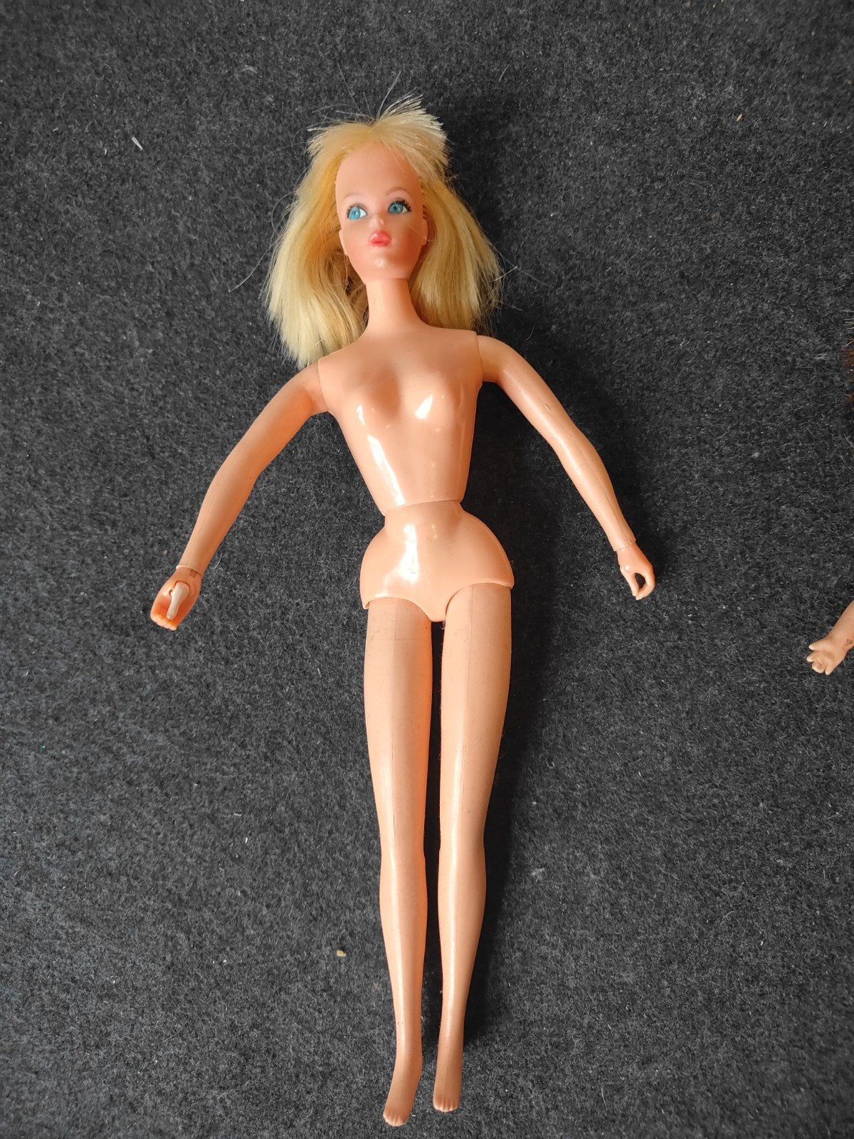 Vintage Barbie Pop - equestrian gripping hands busy, Verzamelen, Ophalen of Verzenden, Gebruikt, Pop