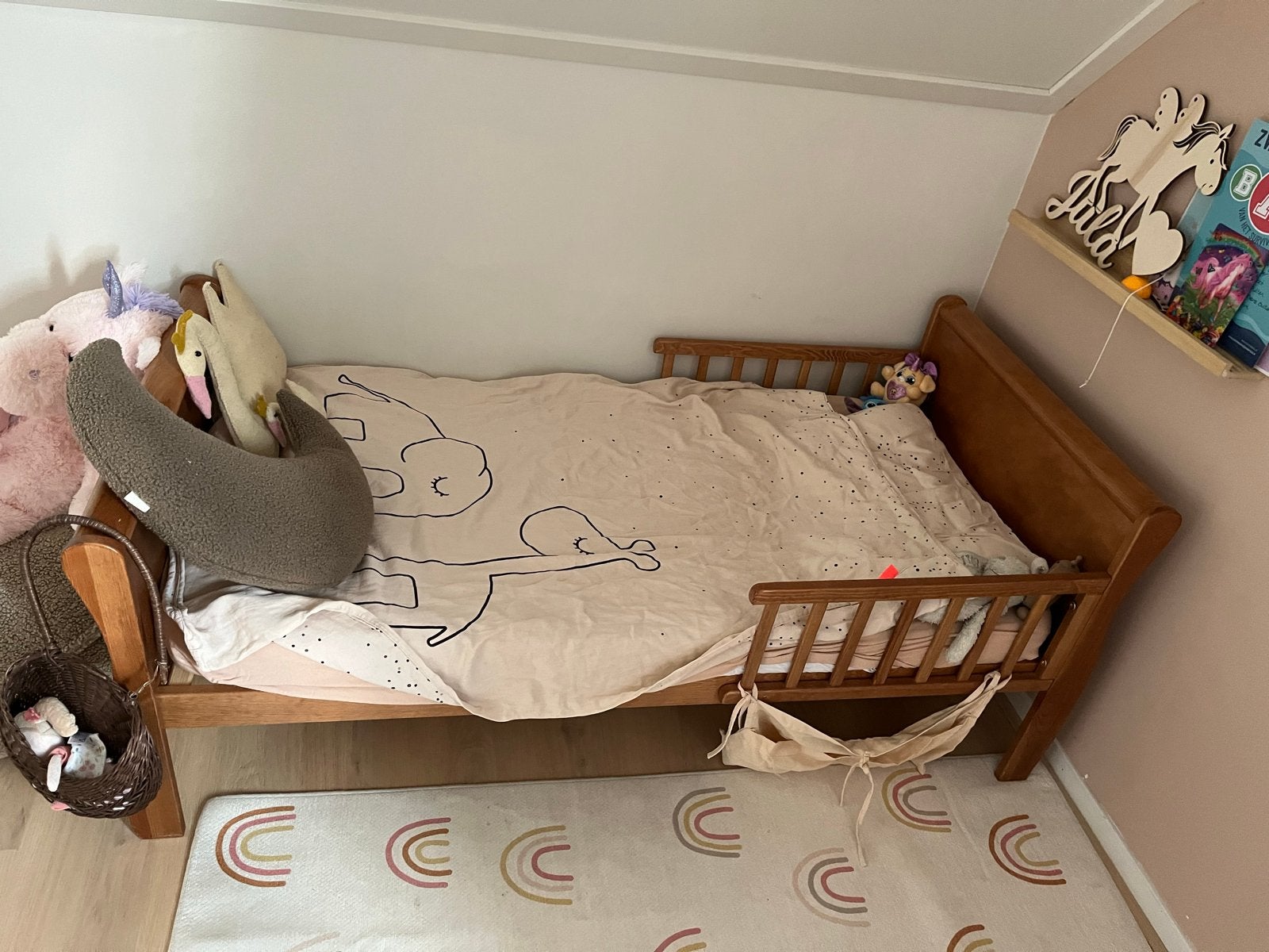 GERESERVEERD! 2x Houten kinderbed Hola BB., Ophalen, 70 tot 85 cm, Zo goed als nieuw, Matras