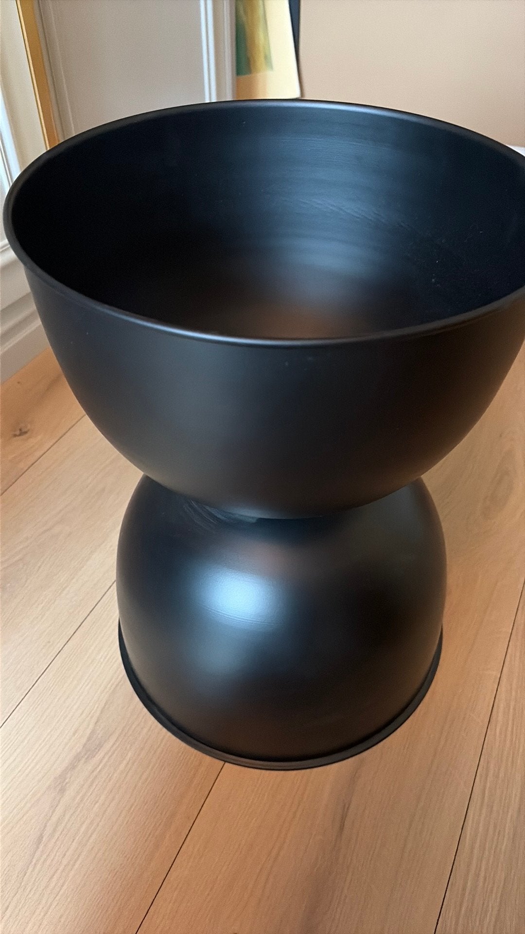 Bijzettafel plantenbak metaal zwart, Ophalen, Minder dan 30 cm, Rond, Zo goed als nieuw