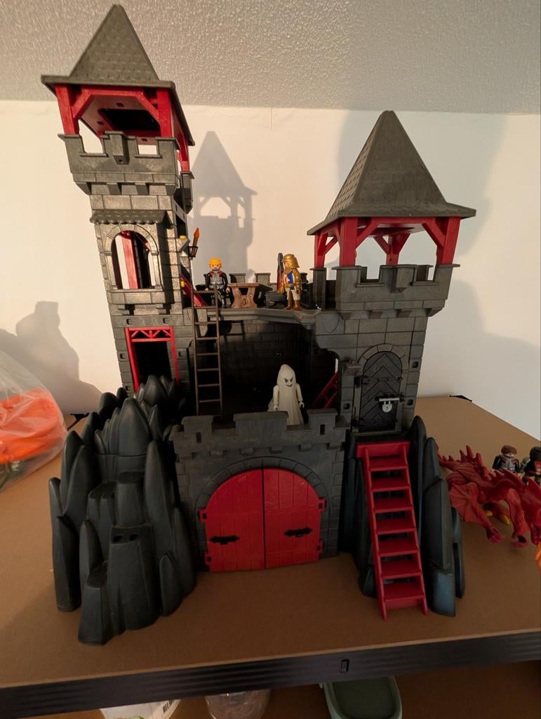 Playmobil Drakenkasteel met figuren en accessoires, Kinderen en Baby's, Speelgoed | Playmobil, Ophalen of Verzenden, Gebruikt