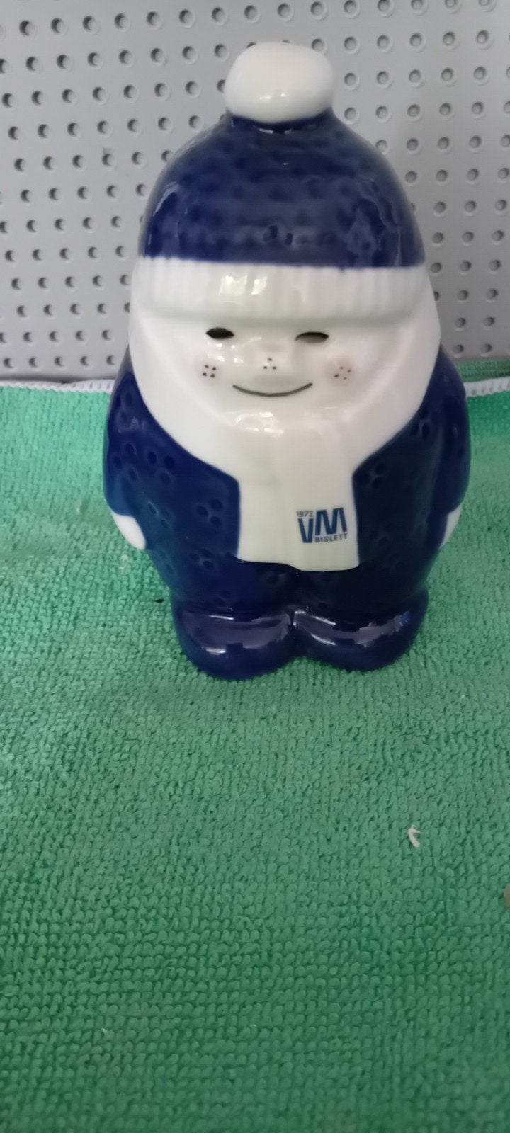 PORSGRUND NORWAY. Leuk winterbarn mascotte WK Bislett 1972, Verzamelen, Ophalen of Verzenden, Zo goed als nieuw