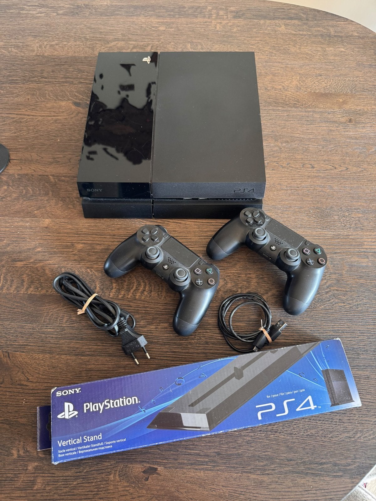 Playstation 4 500GB met 2 controllers en verticale standaard, Met 2 controllers, Ophalen of Verzenden, Original, 500 GB