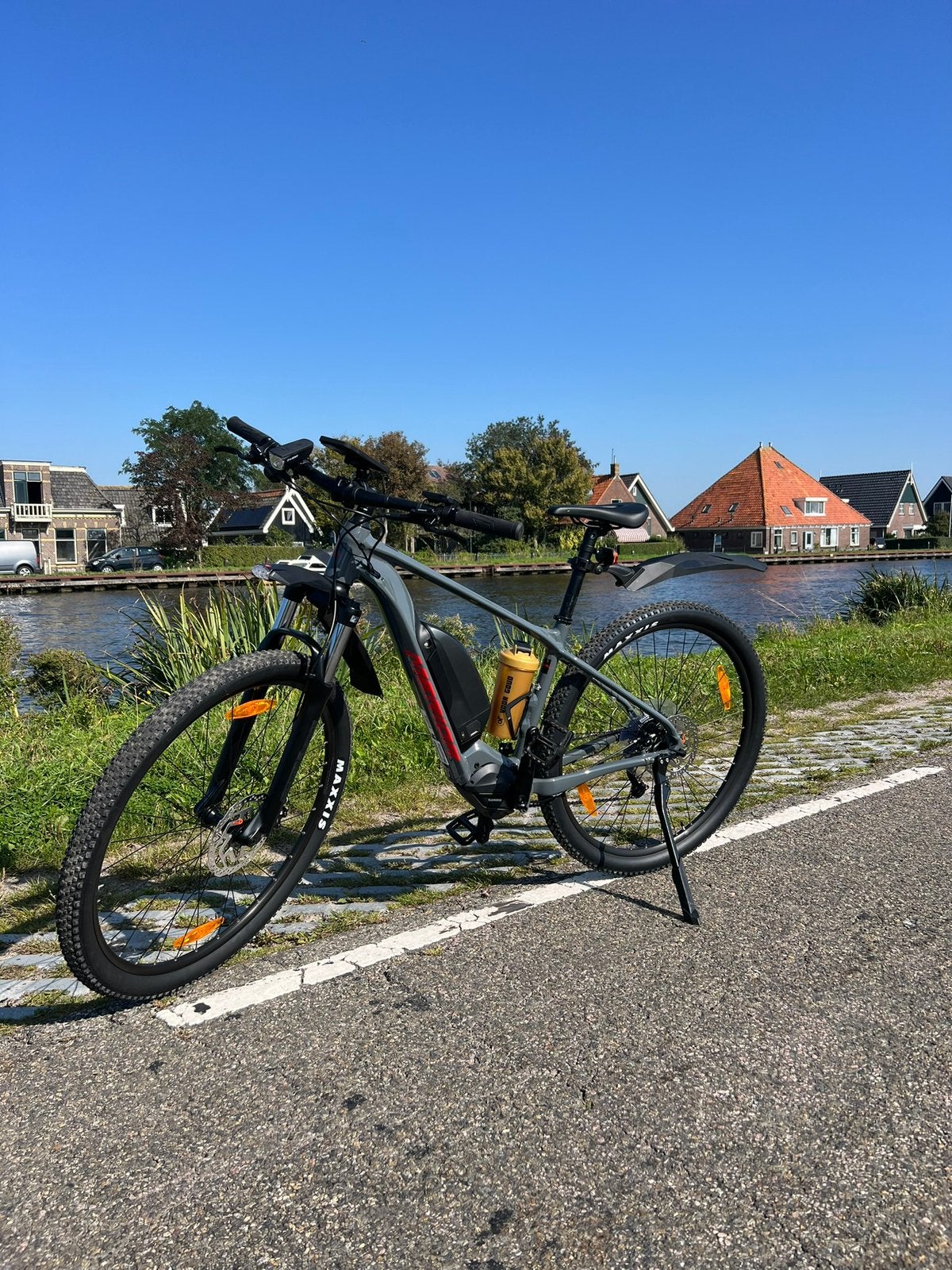 E-BIG NINE LTD COOL GREY/RED BLACK M 43CM, Fietsen en Brommers, Merida, Zo goed als nieuw, Schijfrem, Ophalen