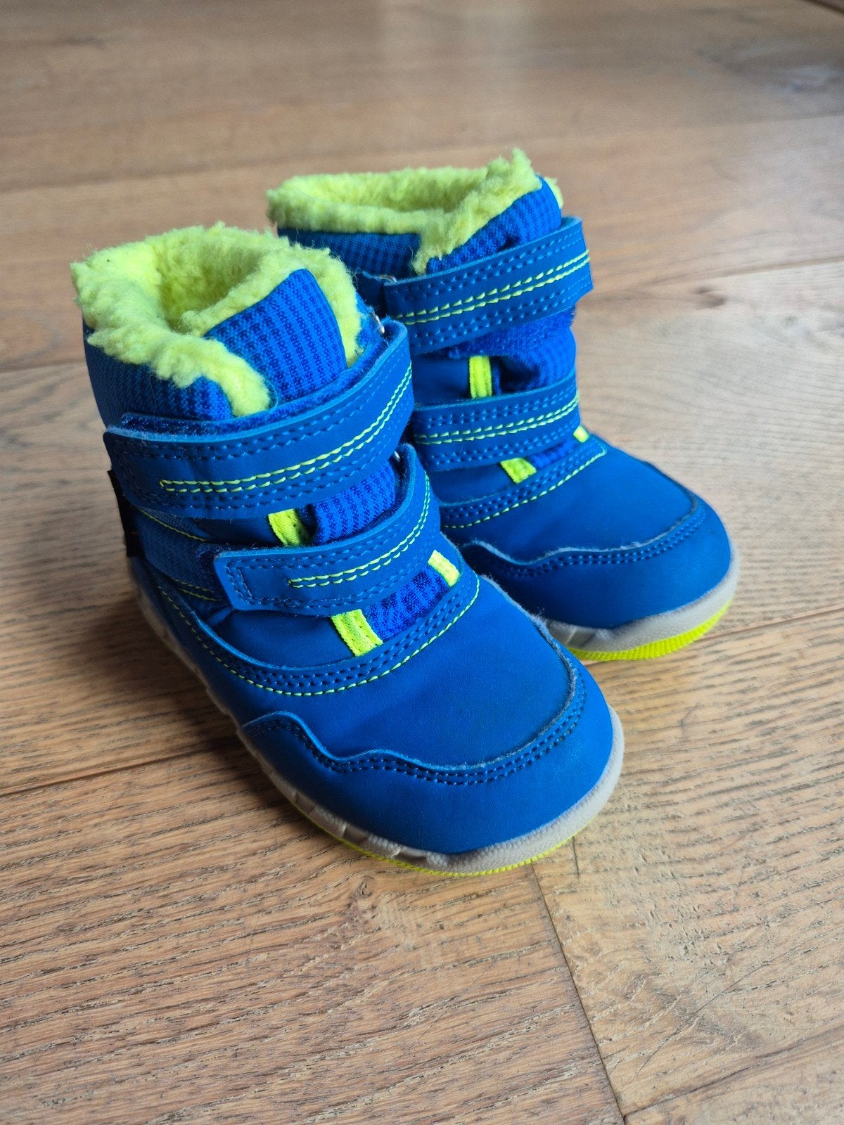 Snowboots maat 23, Ophalen, Zo goed als nieuw, Jongetje of Meisje, Laarsjes