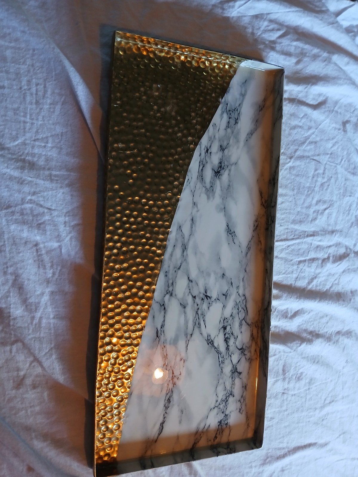 Decoratief dienblad goud en marmerlook 45x20, Met opstaande rand, Nieuw, Ophalen of Verzenden, Dienblad