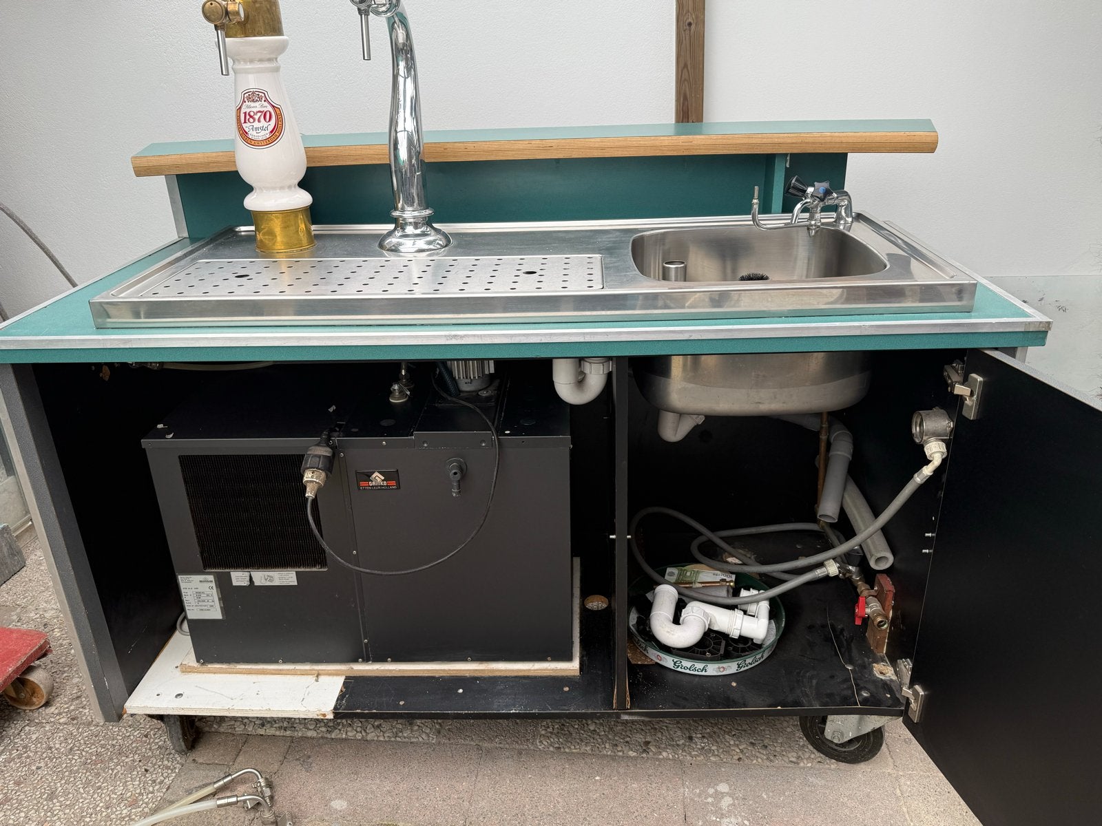 Professionele biertap met bar en spoelbak, Ophalen, Gebruikt, Overige typen