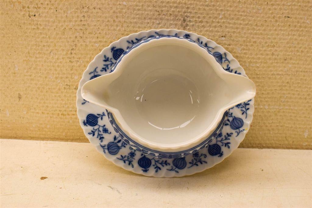 Royal Tettau porseleinen jus/saus schaaltje met vast schotel, Gebruikt, Ophalen of Verzenden, Bord(en), Wedgwood