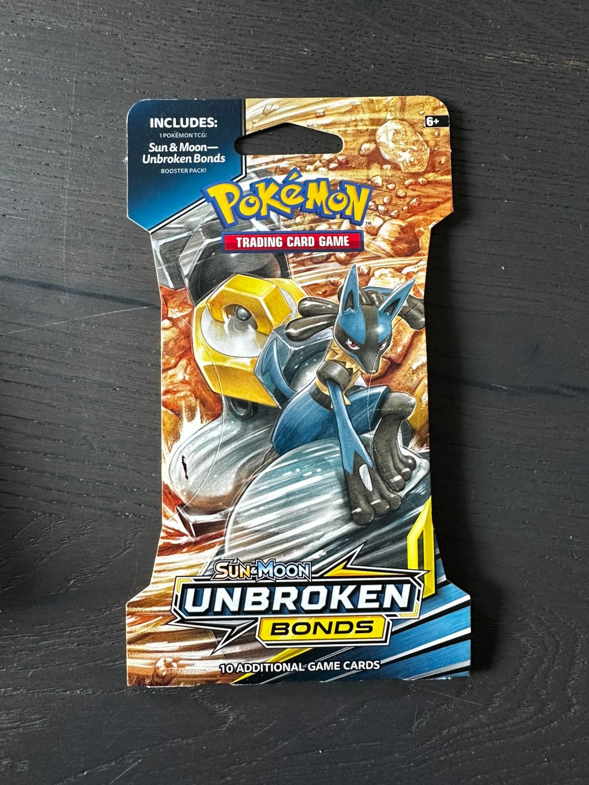 Unbroken Bonds Booster Pack Sleeved, Ophalen of Verzenden, Zo goed als nieuw, Booster