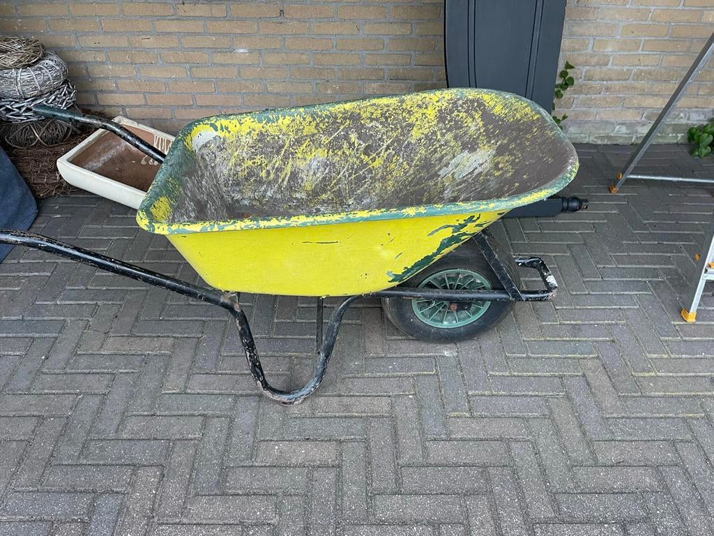 Kruiwagen met kunststof bak - Tweedehands, Tuin en Terras, Ophalen, Gebruikt, Handmatig, Eenwielig