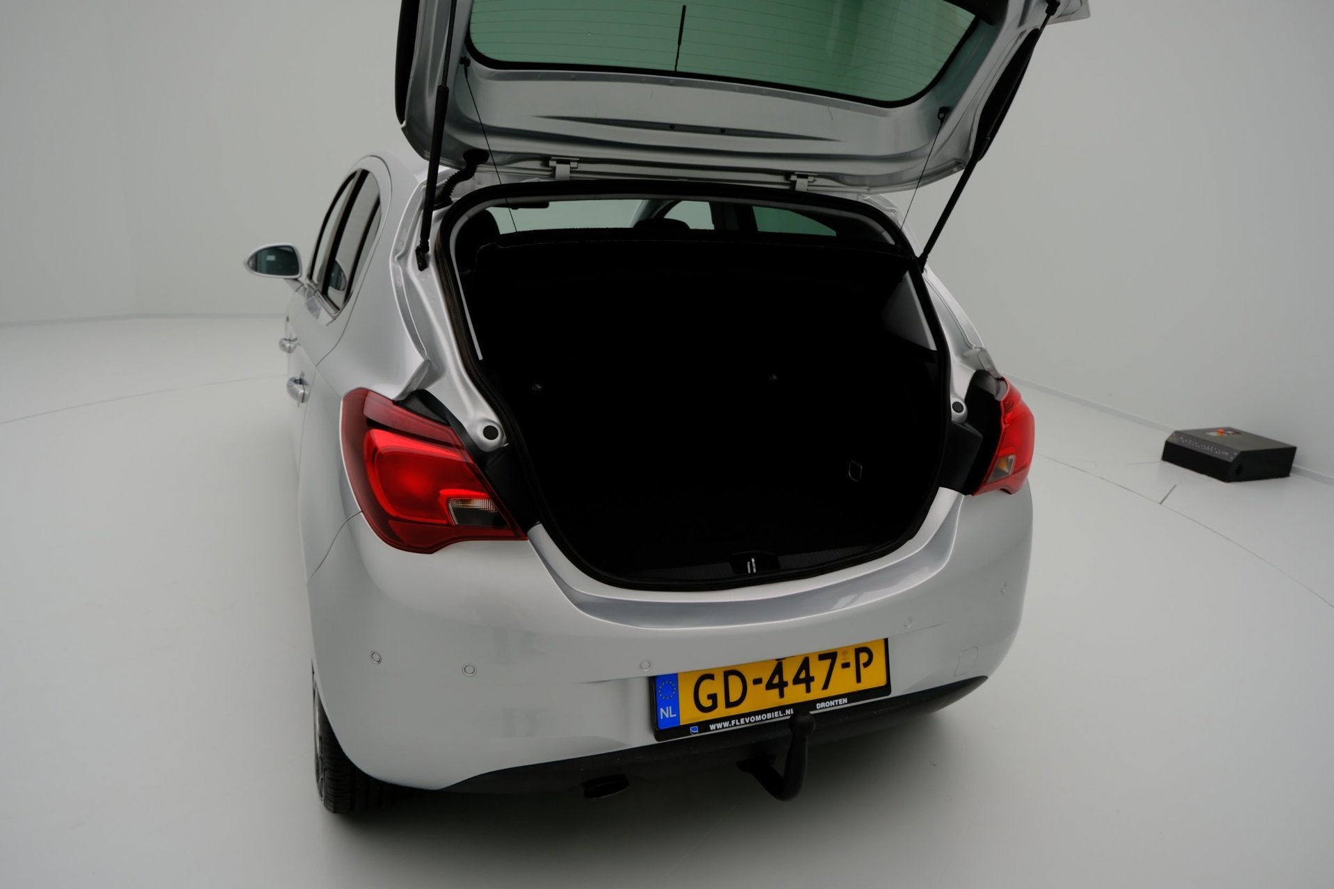 Foto 11 van Opel Corsa 1.0 Turbo Cosmo|Clima|PDC|LMV|Cruise|Stoelverw.