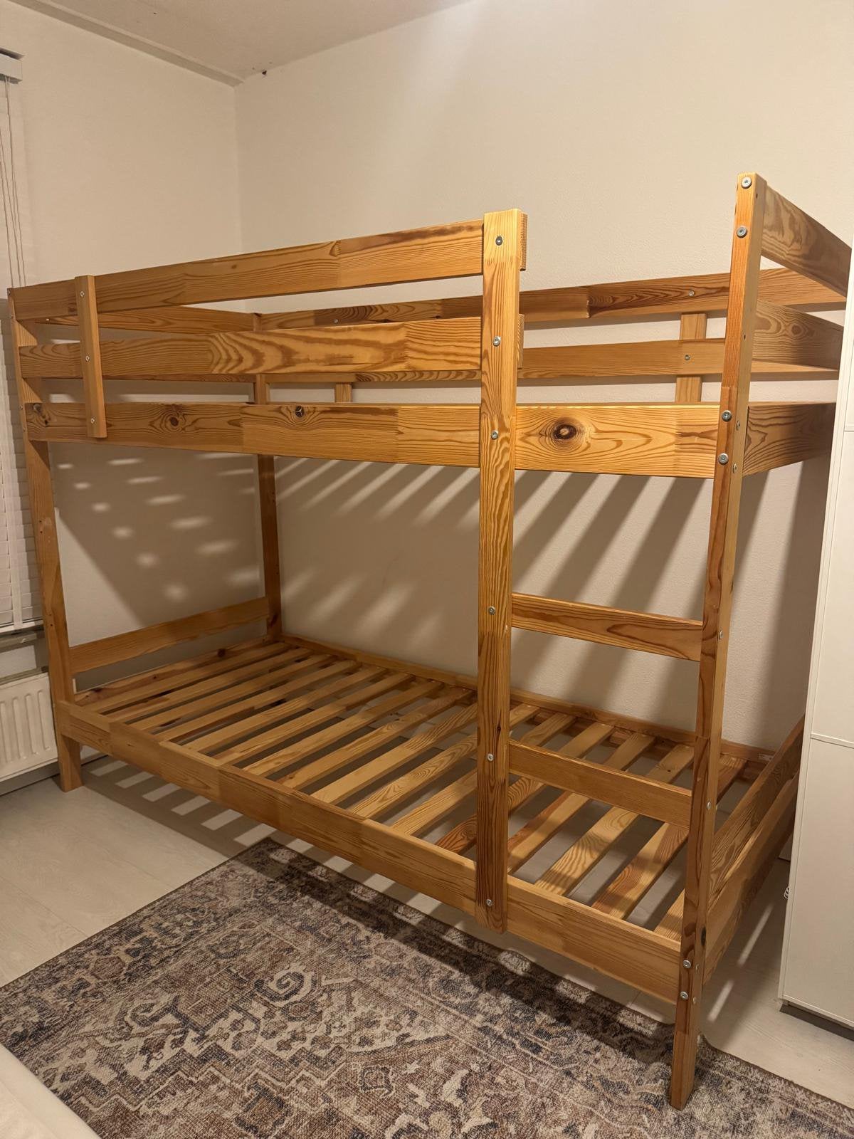 Houten stapelbed, Ophalen, Zo goed als nieuw, Stapelbed
