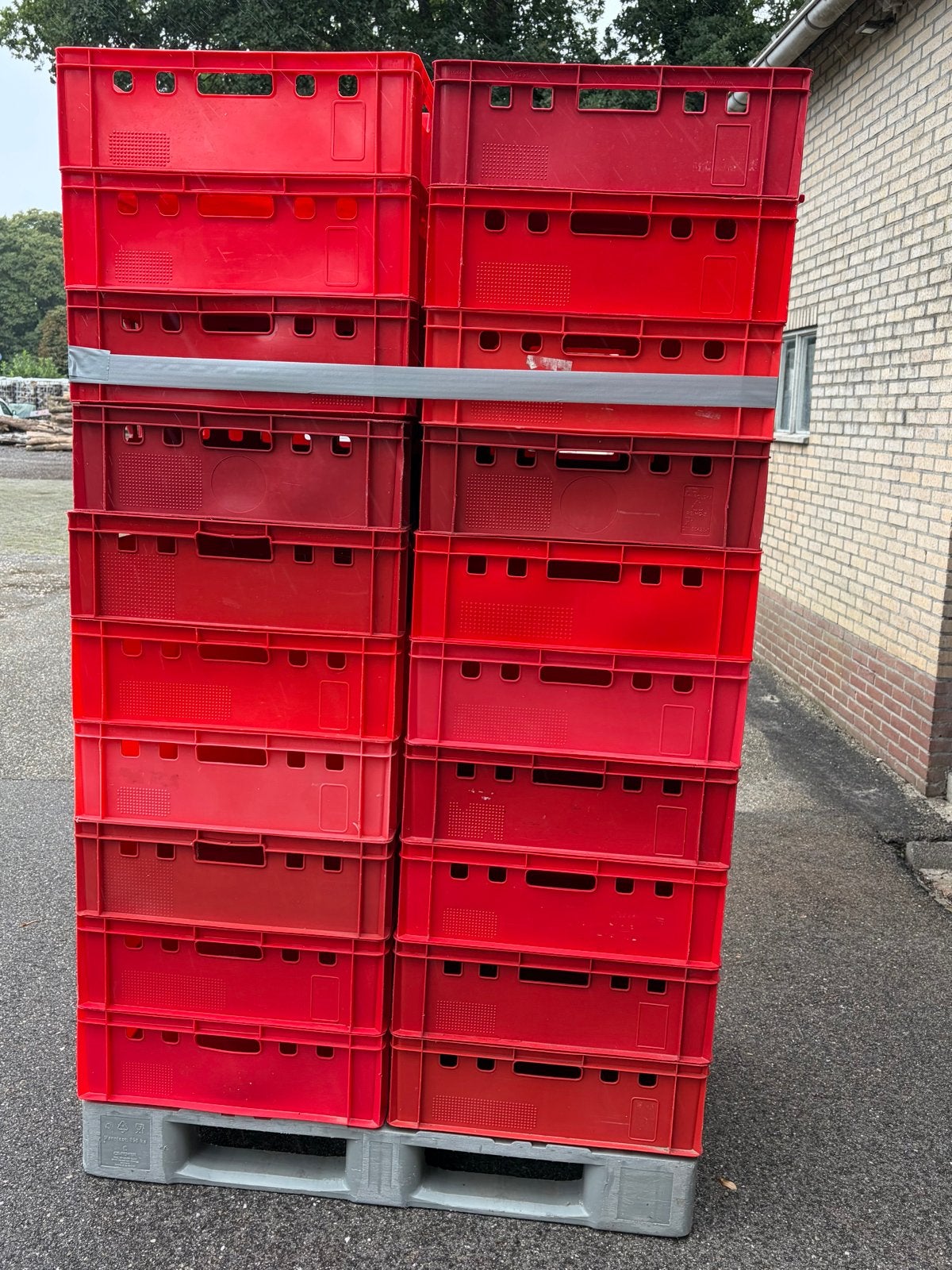 E2 Rode kratten op pallet - 40stuks, Doe-het-zelf en Verbouw, Ophalen, Gebruikt, 40 tot 60 cm, 50 tot 75 cm