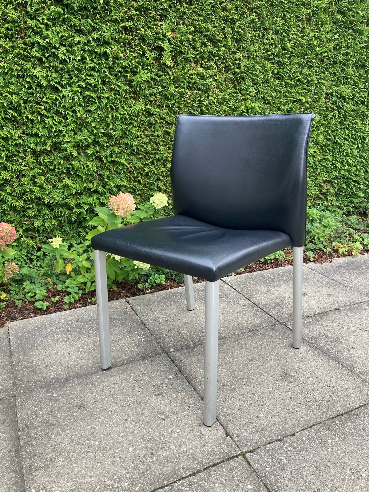 6 stuks Leolux Myto eetkamerstoelen, zwart leer, laag model, Huis en Inrichting, Ophalen, Gebruikt, Zwart, Leer