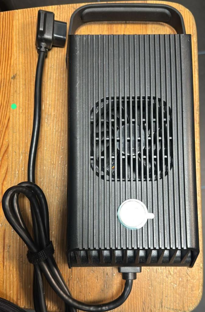 NIU Snellader 60V Acculader Oplader, Niu@niuj.com, Overige typen, Nieuw, Ophalen of Verzenden