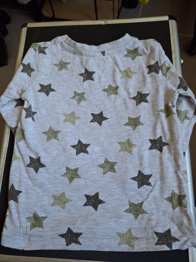 Grijs shirt met sterren maat 80, Jongetje of Meisje, Onbekend, Ophalen of Verzenden, Zo goed als nieuw