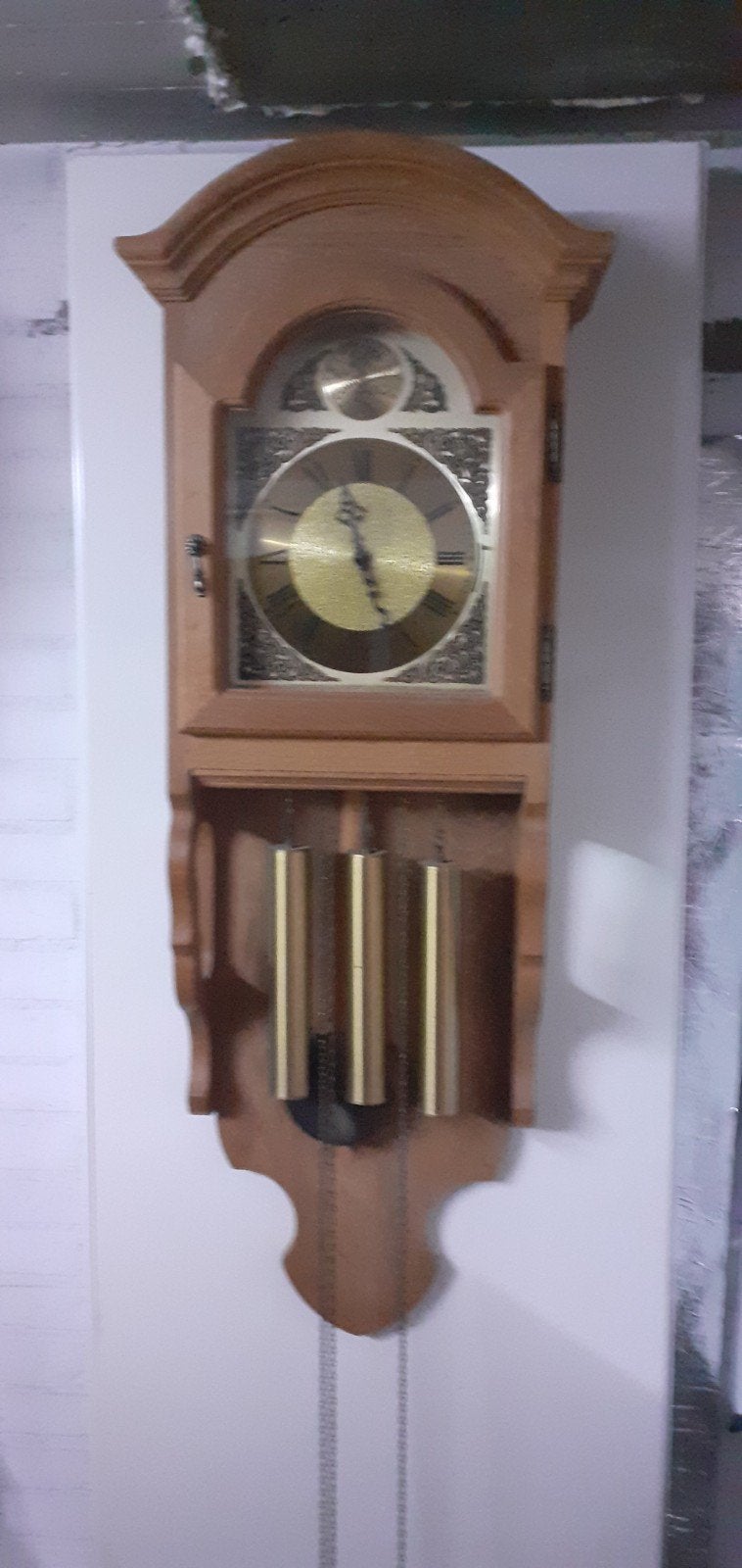 Wandklok met gong - moet afgesteld worden, Antiek en Kunst, Ophalen