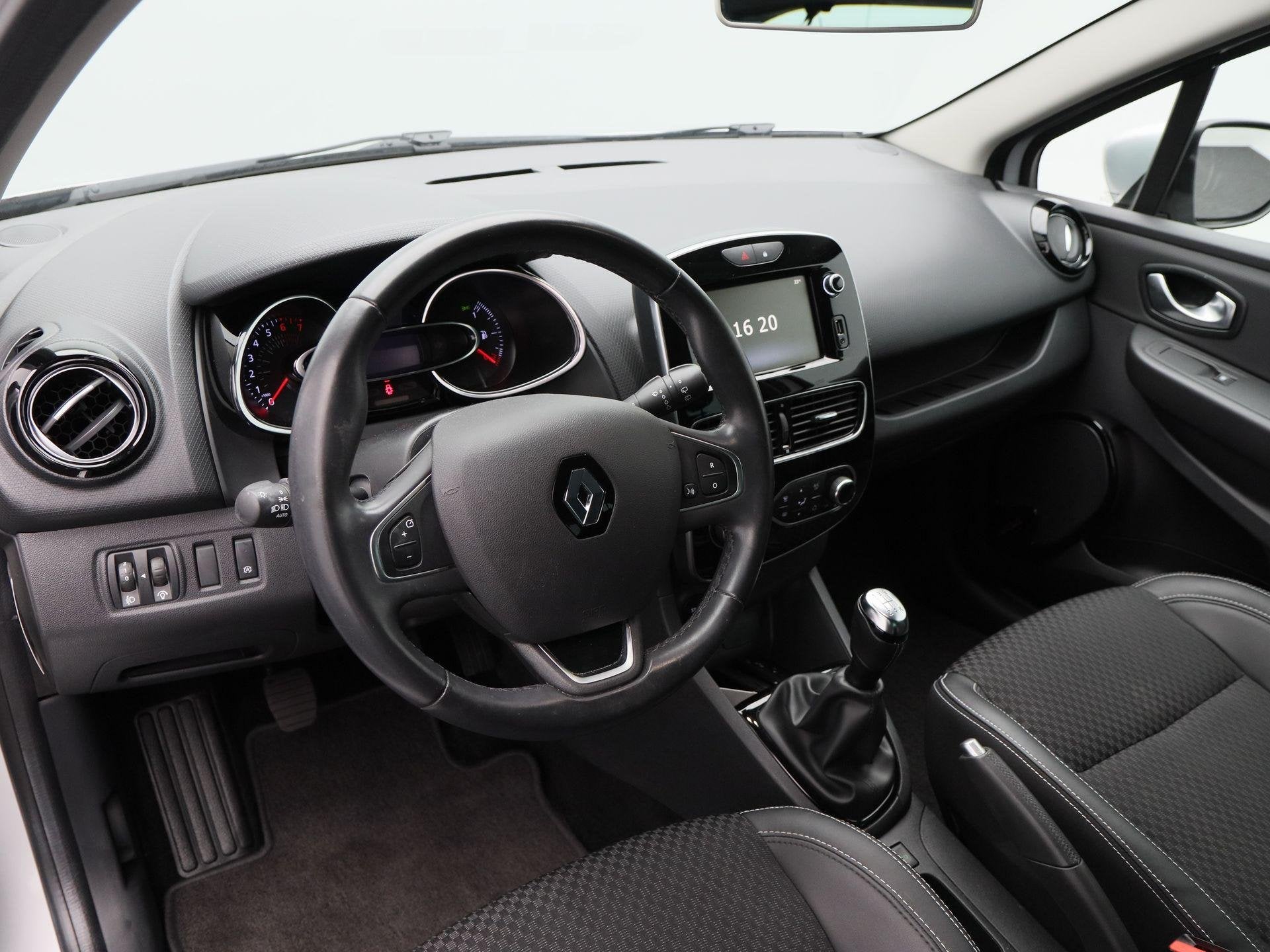 Renault Clio 0.9 TCe Intens | Cruise Control | Stoelverwarmi, Voorwielaandrijving, 898 cc, Stof, Gebruikt