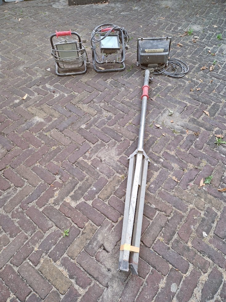 3 bouwlampen  en een statief, Doe-het-zelf en Verbouw, Bouwverlichting, Ophalen, Gebruikt, Met statief, Lamp met armatuur