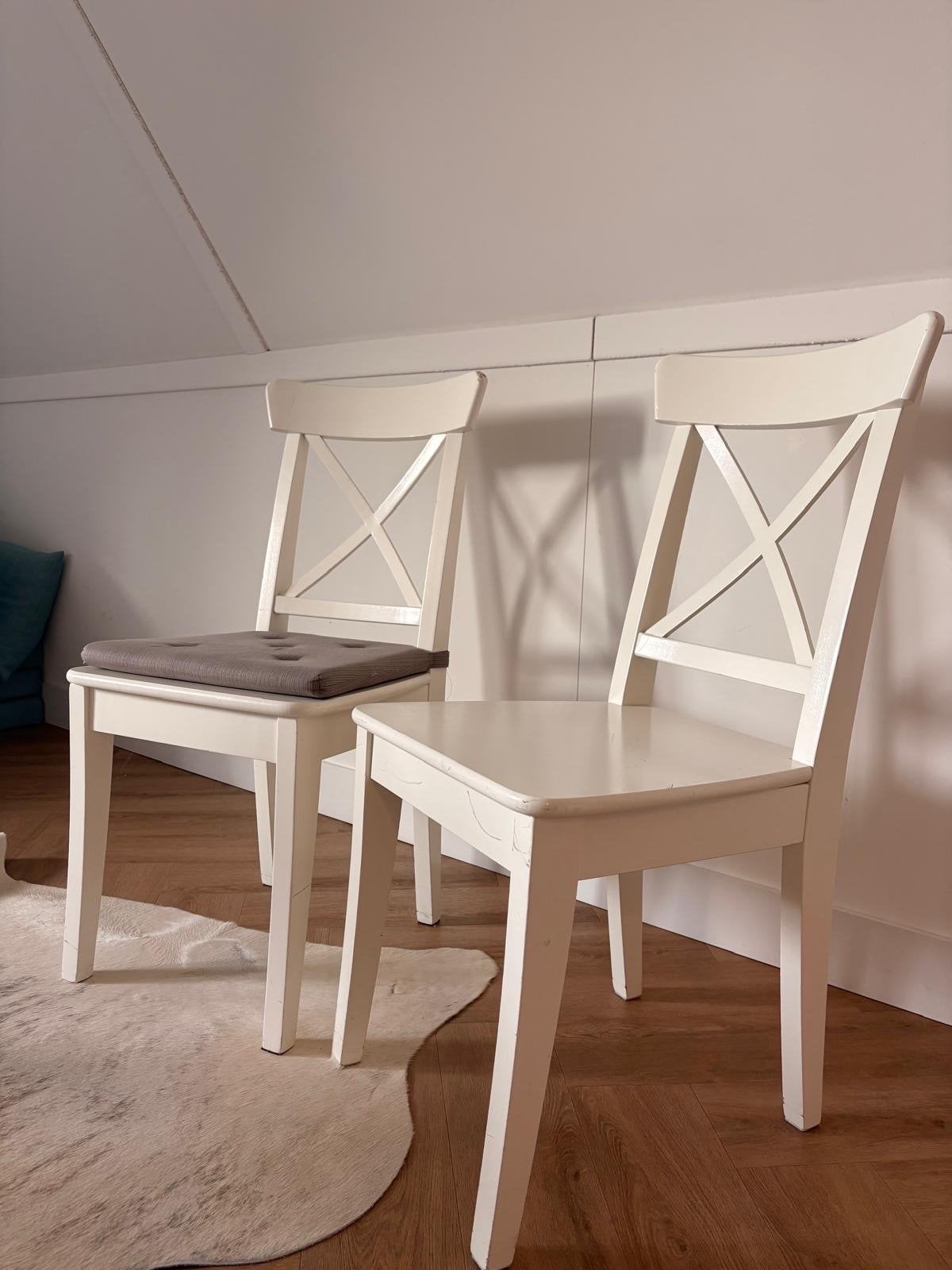 Set van 2 witte houten stoelen met kruisrug, Ophalen, Gebruikt, Twee, Wit