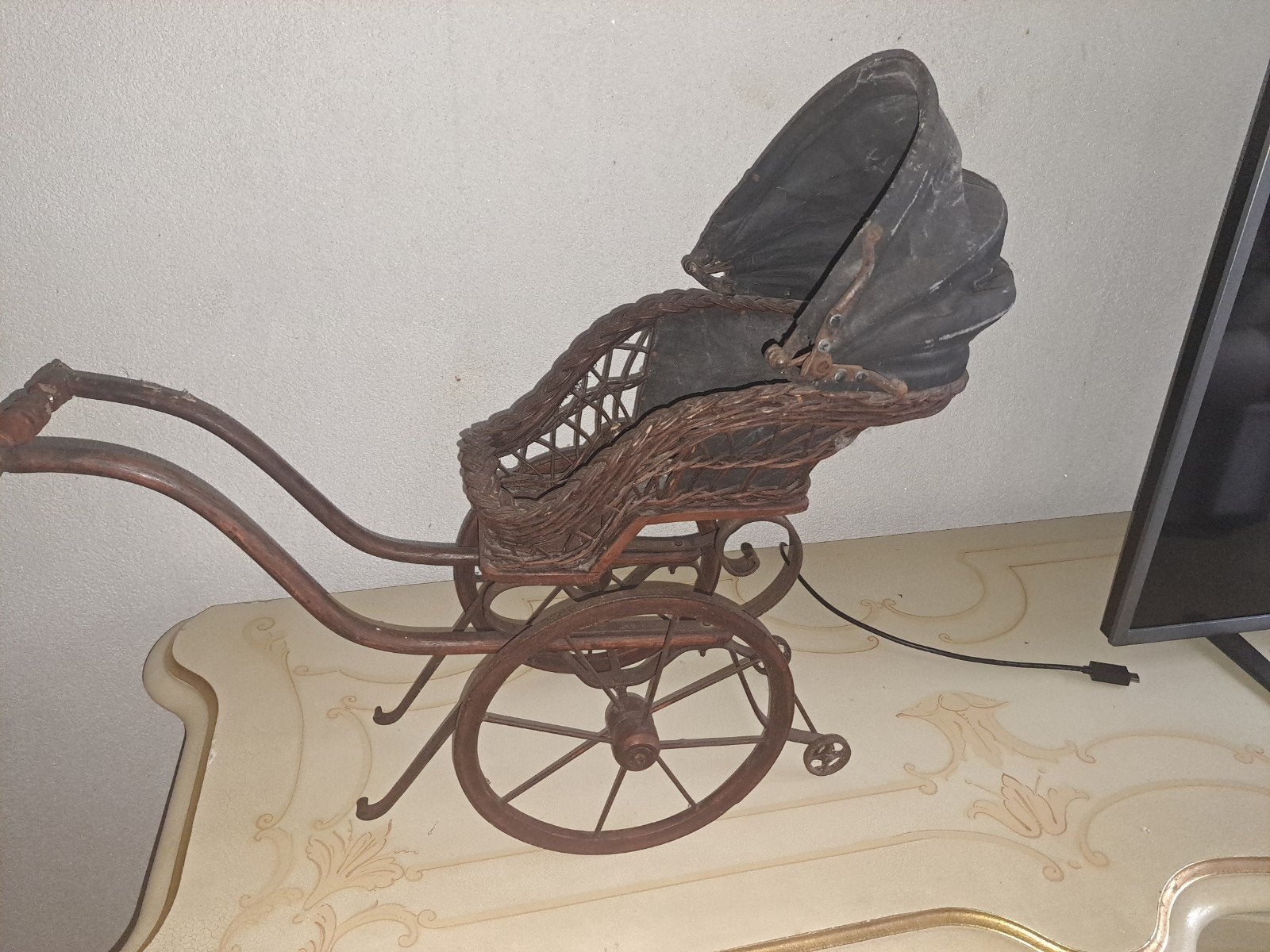 Antieke poppenwagen - Decoratief en charmant, Antiek en Kunst, Ophalen