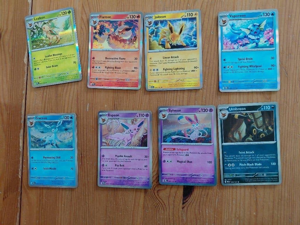 Blikje Pokemon kaarten + 2 shiny Eevolutions, Hobby en Vrije tijd, Verzamelkaartspellen | Pokémon, Ophalen, Zo goed als nieuw