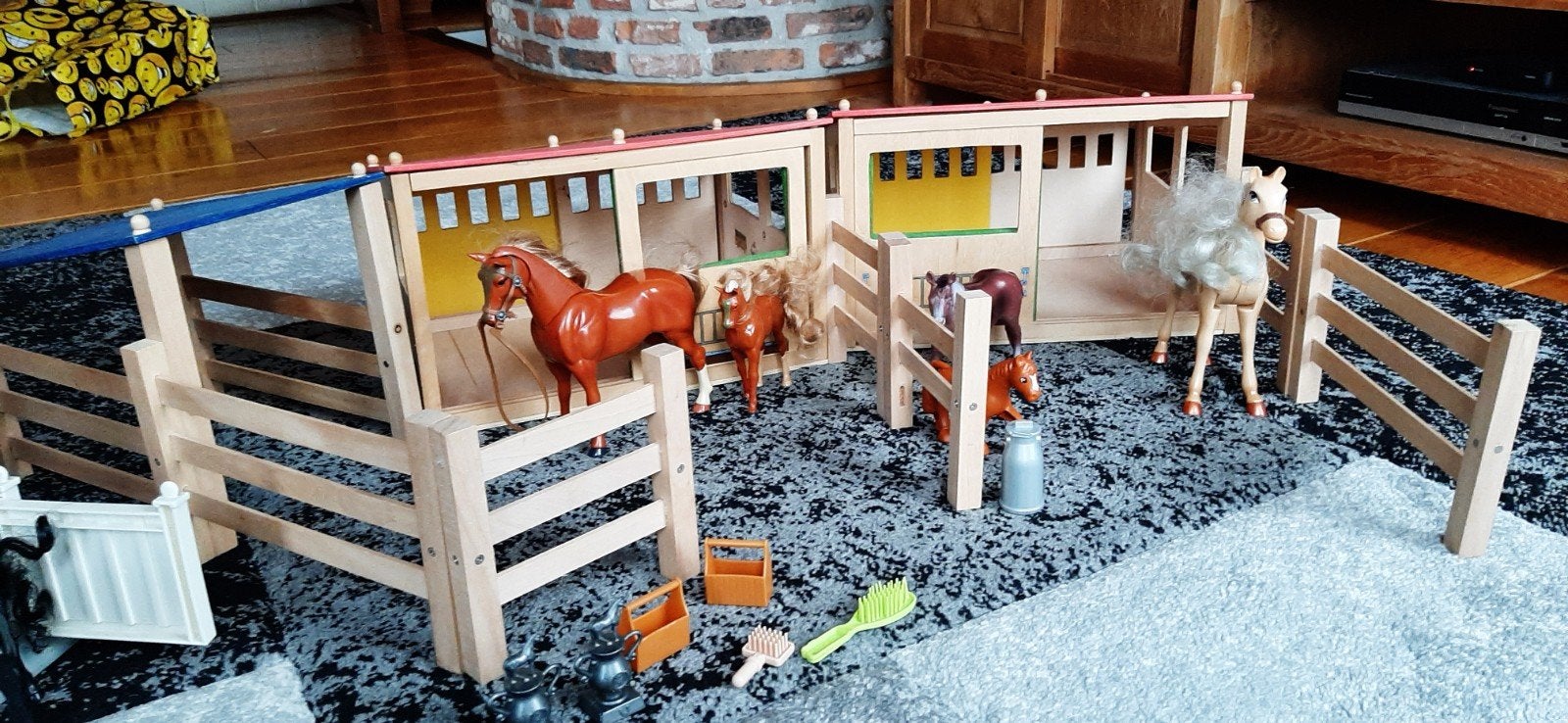 Paarden speelset met stallen, trofeeën en hekken, Ophalen, Gebruikt, Jongen of Meisje